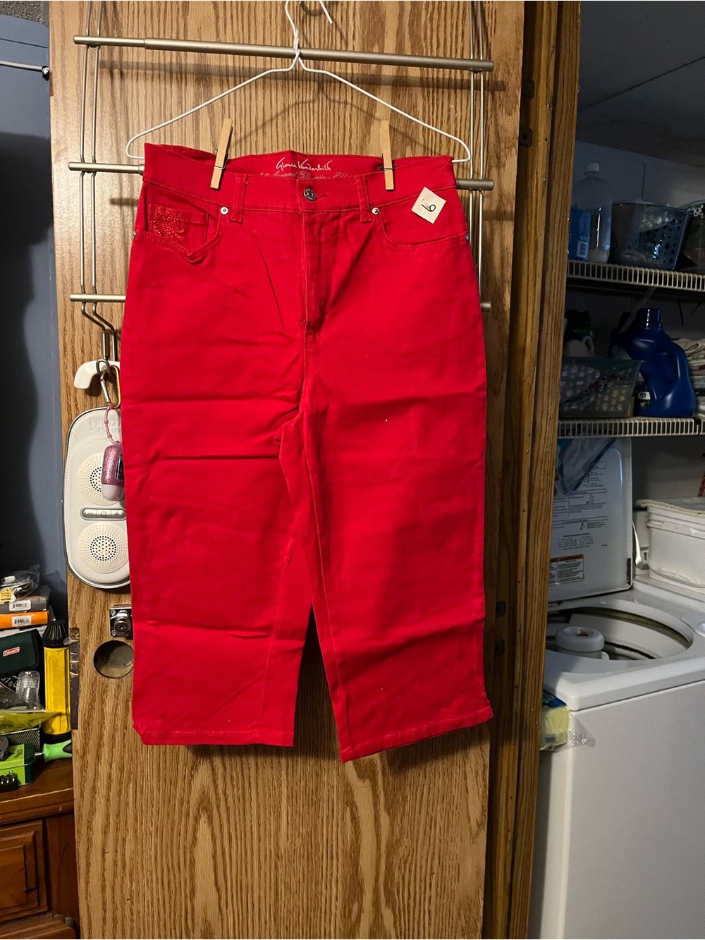 Gloria Vanderbilt Red Capris